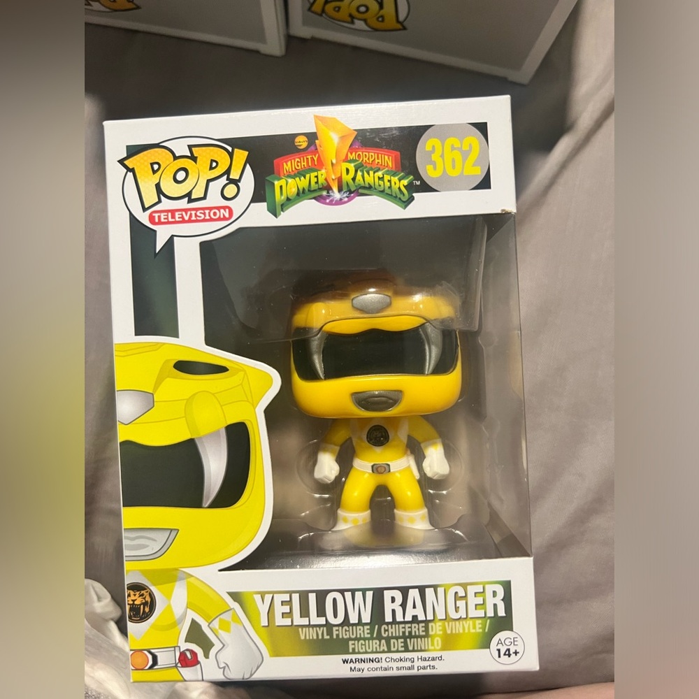 Never opened 362 mighty morphin power rangers POP YELLOW RANGER